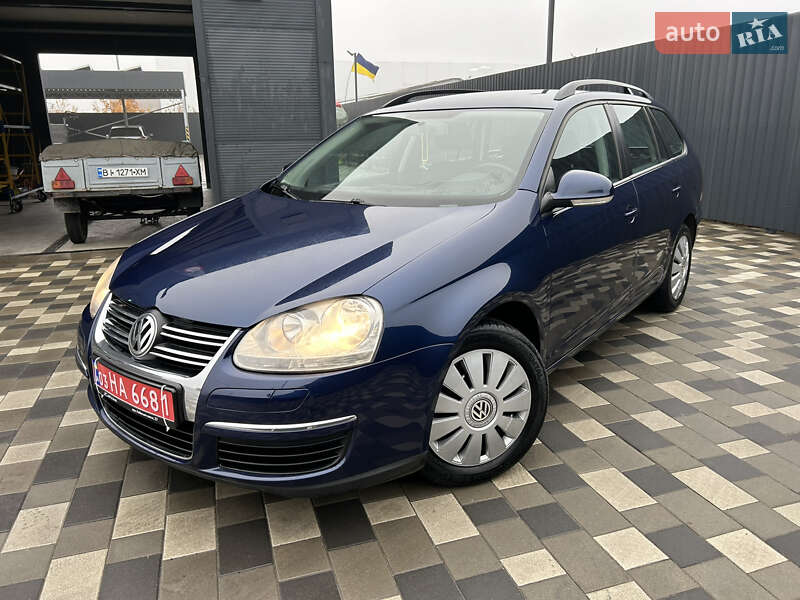 Універсал Volkswagen Golf 2010 в Полтаві