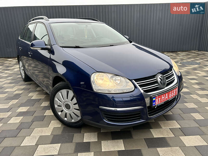 Універсал Volkswagen Golf 2010 в Полтаві