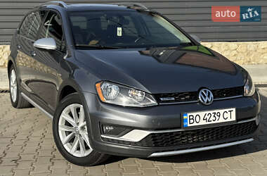 Універсал Volkswagen Golf 2016 в Тернополі