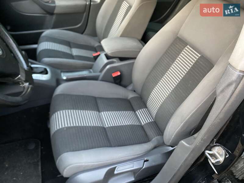 Хэтчбек Volkswagen Golf 2008 в Луцке фото 14 Хэтчбек Volkswagen Golf 2008 в Луцке