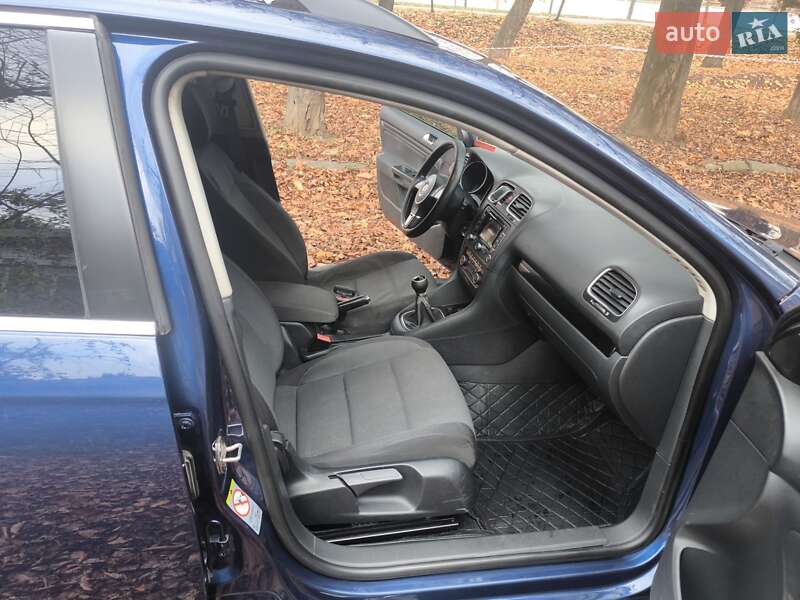 Універсал Volkswagen Golf 2011 в Мукачевому