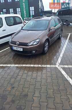 Універсал Volkswagen Golf 2010 в Луцьку