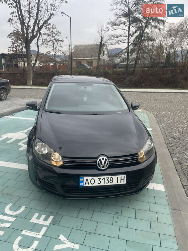 Хэтчбек Volkswagen Golf 2010 в Сваляве фото Хэтчбек Volkswagen Golf 2010 в Сваляве