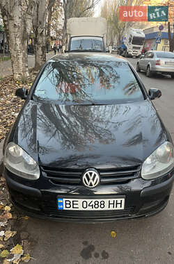 Хэтчбек Volkswagen Golf 2004 в Николаеве