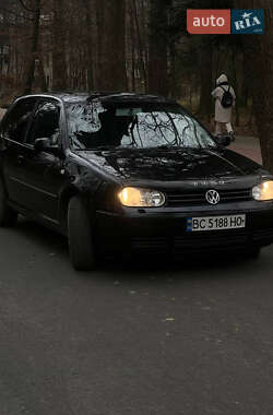 Хетчбек Volkswagen Golf 2001 в Болехові