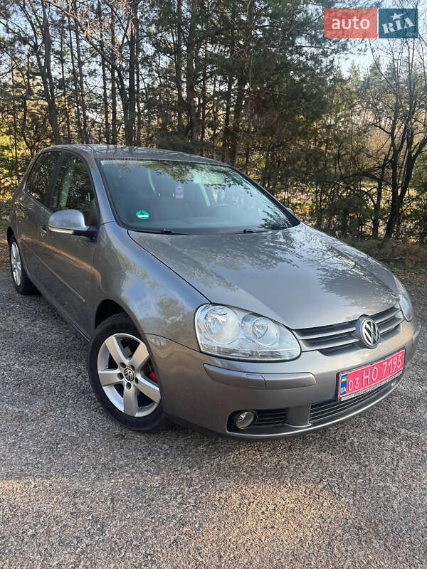 Хэтчбек Volkswagen Golf 2008 в Смеле