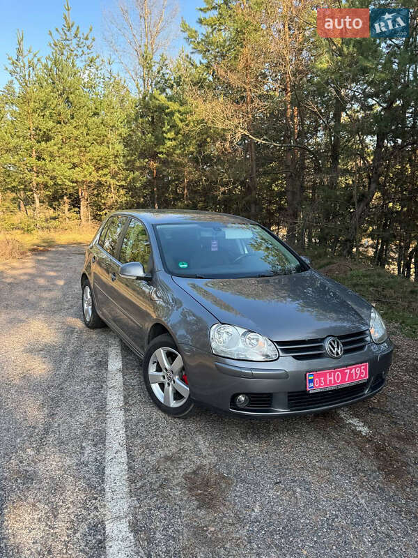 Хэтчбек Volkswagen Golf 2008 в Смеле