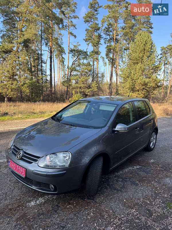 Хэтчбек Volkswagen Golf 2008 в Смеле