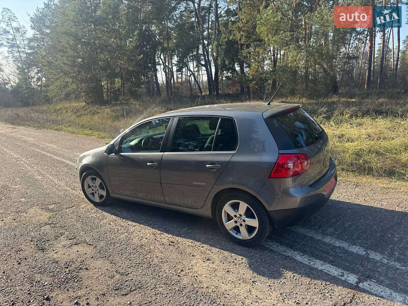 Хэтчбек Volkswagen Golf 2008 в Смеле