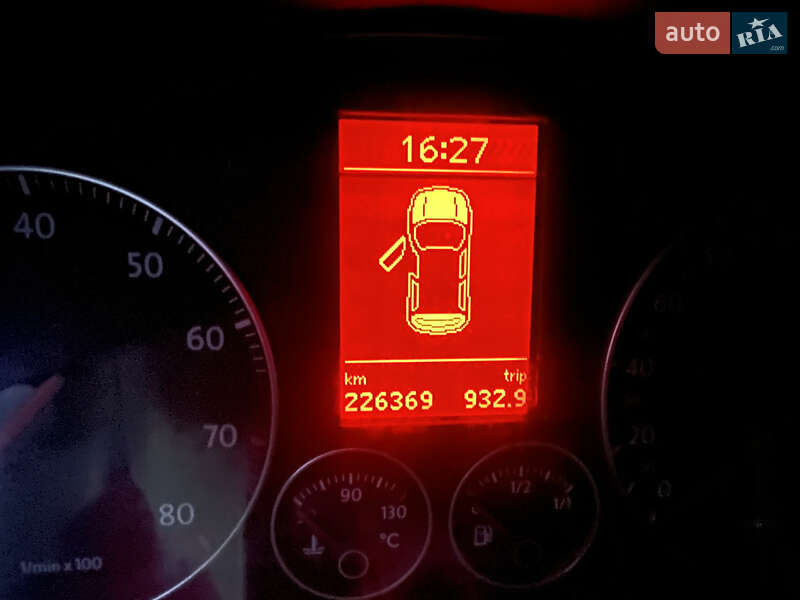 Хетчбек Volkswagen Golf 2006 в Звенигородці