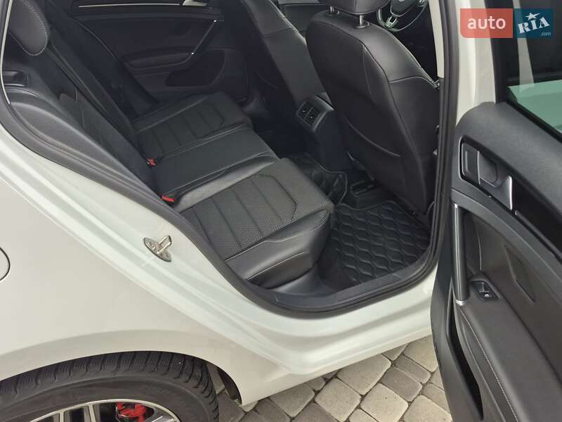 Хэтчбек Volkswagen Golf 2014 в Киеве фото 22 Хэтчбек Volkswagen Golf 2014 в Киеве