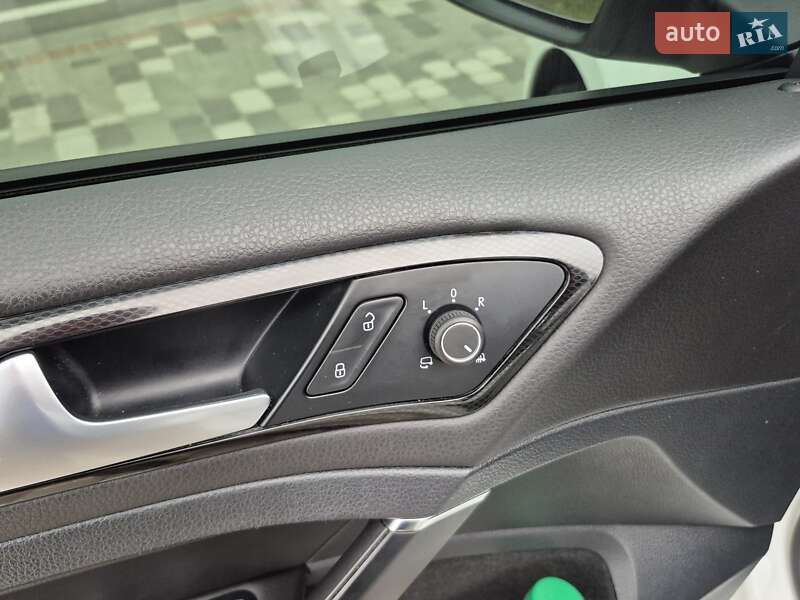 Хэтчбек Volkswagen Golf 2014 в Киеве фото 31 Хэтчбек Volkswagen Golf 2014 в Киеве