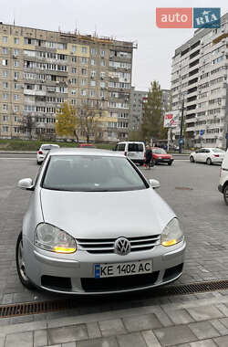 Хэтчбек Volkswagen Golf 2005 в Днепре