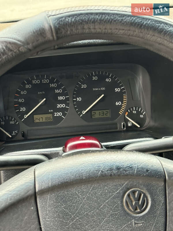 Хэтчбек Volkswagen Golf 1995 в Харькове