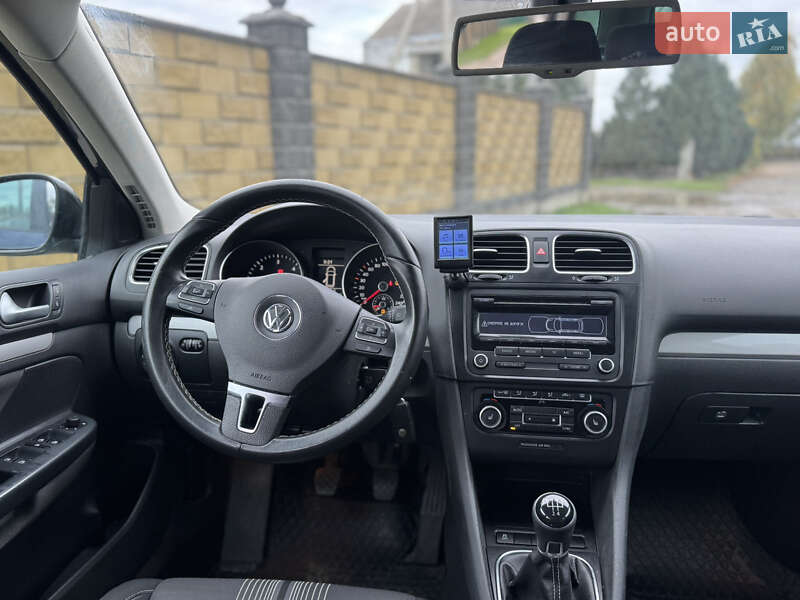 Универсал Volkswagen Golf 2012 в Луцке