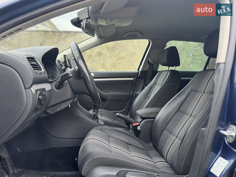 Универсал Volkswagen Golf 2012 в Луцке