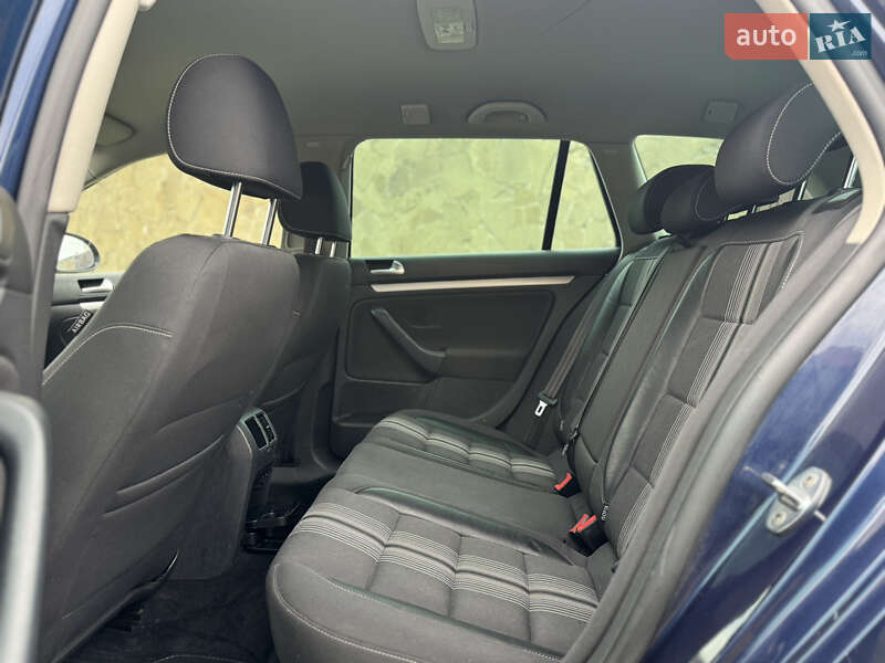 Универсал Volkswagen Golf 2012 в Луцке