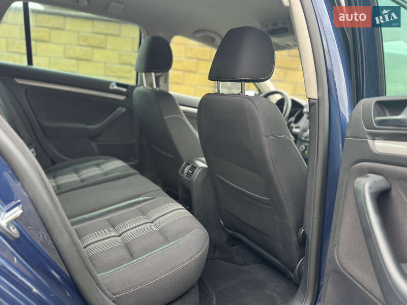 Универсал Volkswagen Golf 2012 в Луцке