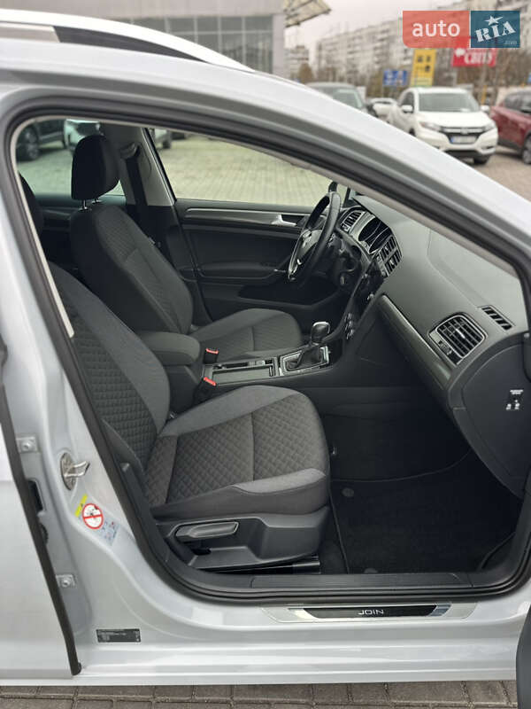 Універсал Volkswagen Golf 2019 в Запоріжжі