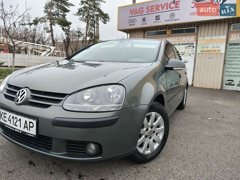 Хэтчбек Volkswagen Golf 2004 в Кривом Роге