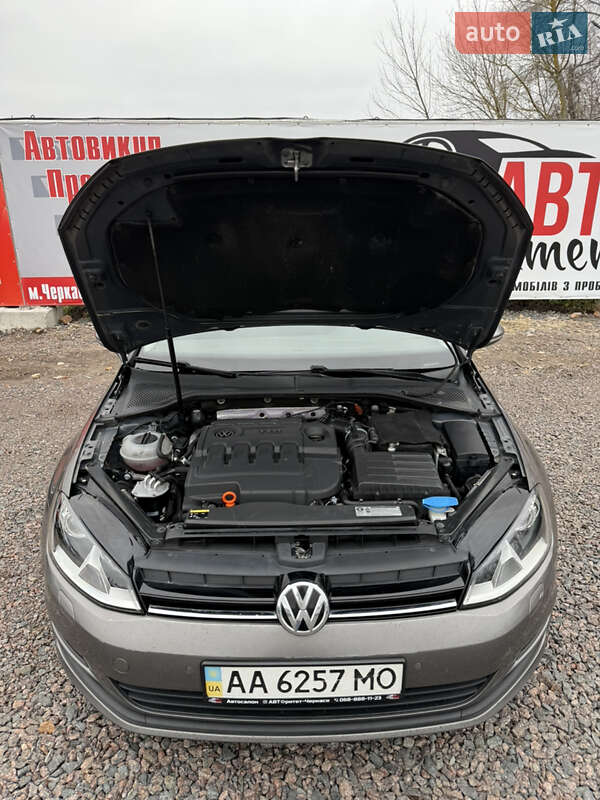 Хэтчбек Volkswagen Golf 2013 в Черкассах