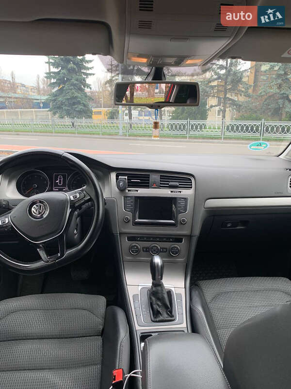 Універсал Volkswagen Golf 2014 в Києві