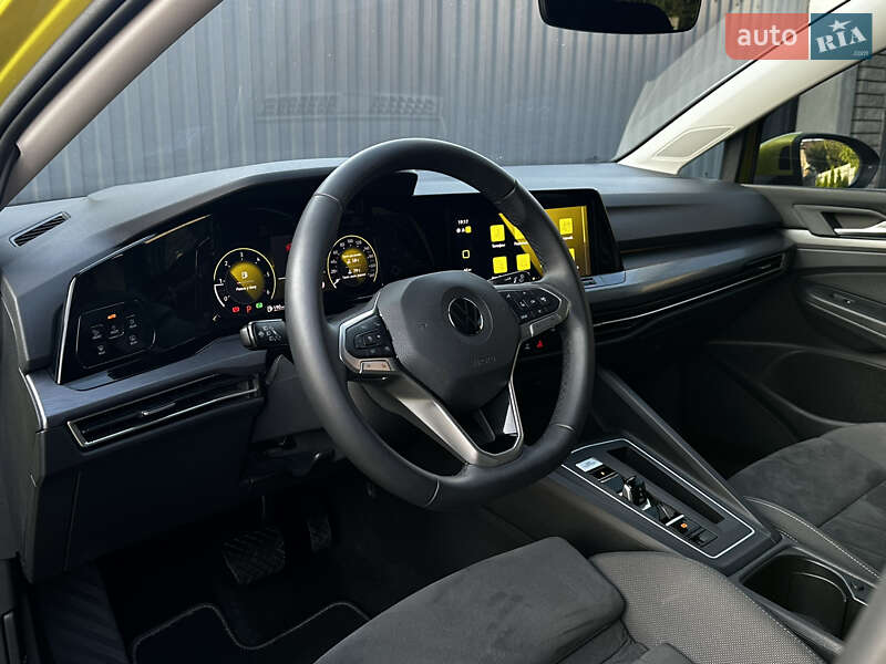 Хетчбек Volkswagen Golf 2020 в Тернополі