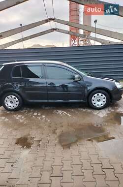 Хэтчбек Volkswagen Golf 2004 в Сумах