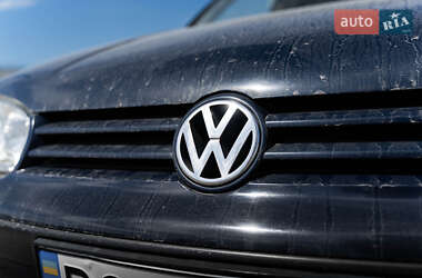 Хэтчбек Volkswagen Golf 2000 в Львове