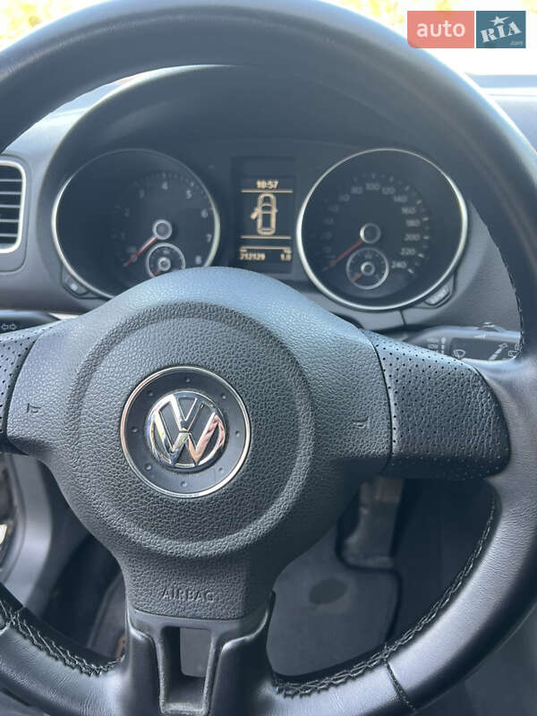 Хэтчбек Volkswagen Golf 2009 в Косове