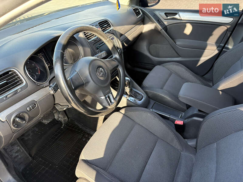 Хэтчбек Volkswagen Golf 2011 в Черкассах