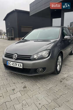 Хэтчбек Volkswagen Golf 2010 в Львове