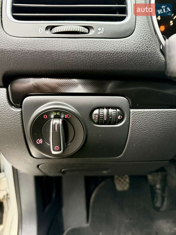 Універсал Volkswagen Golf 2011 в Луцьку