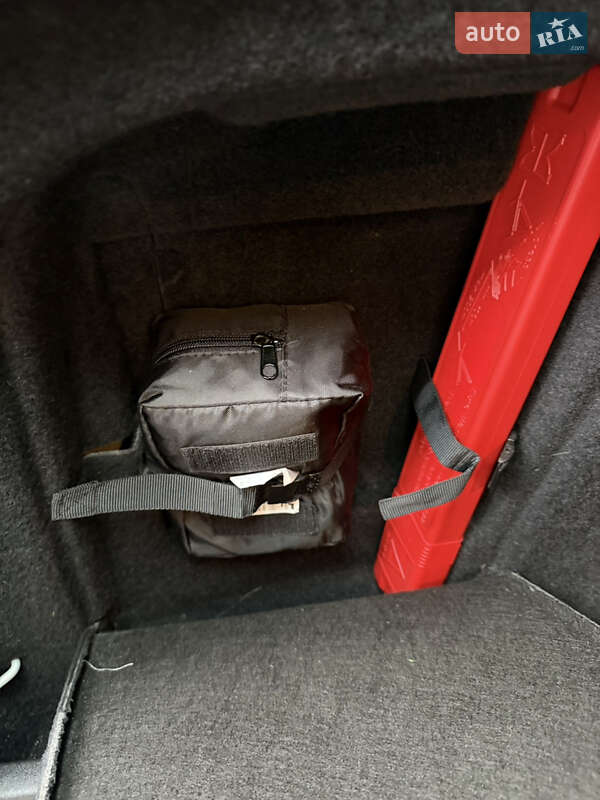 Універсал Volkswagen Golf 2011 в Луцьку