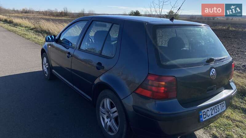 Хэтчбек Volkswagen Golf 2001 в Шептицькому