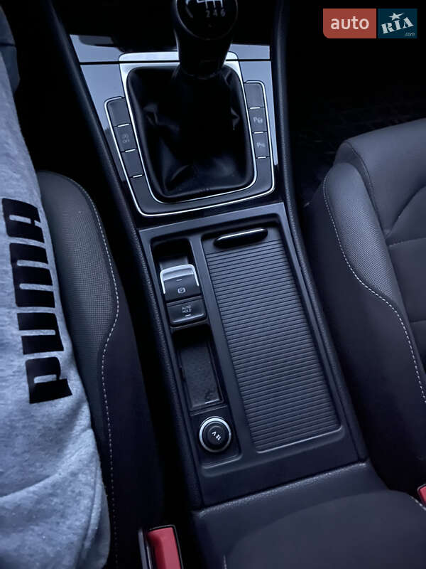 Хетчбек Volkswagen Golf 2017 в Мукачевому