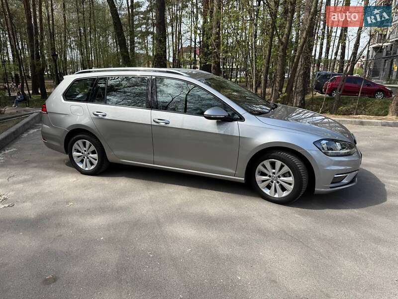 Універсал Volkswagen Golf 2019 в Києві