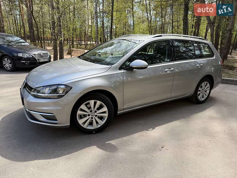Універсал Volkswagen Golf 2019 в Києві