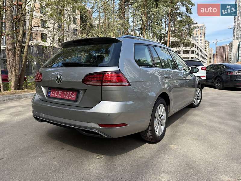 Універсал Volkswagen Golf 2019 в Києві