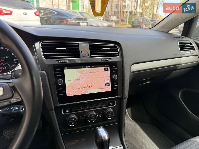 Універсал Volkswagen Golf 2019 в Києві
