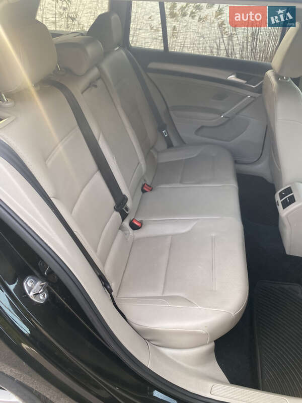 Универсал Volkswagen Golf 2015 в Киеве фото 11 Универсал Volkswagen Golf 2015 в Киеве