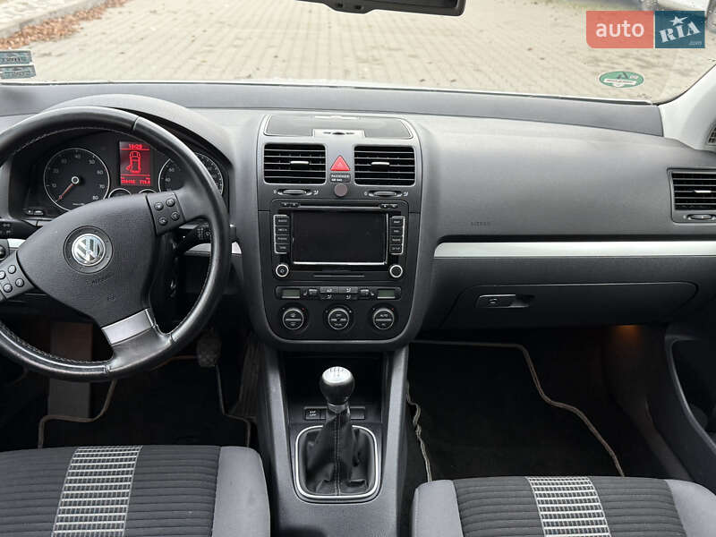 Хэтчбек Volkswagen Golf 2008 в Белой Церкви