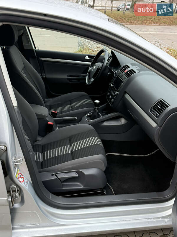 Хэтчбек Volkswagen Golf 2008 в Белой Церкви