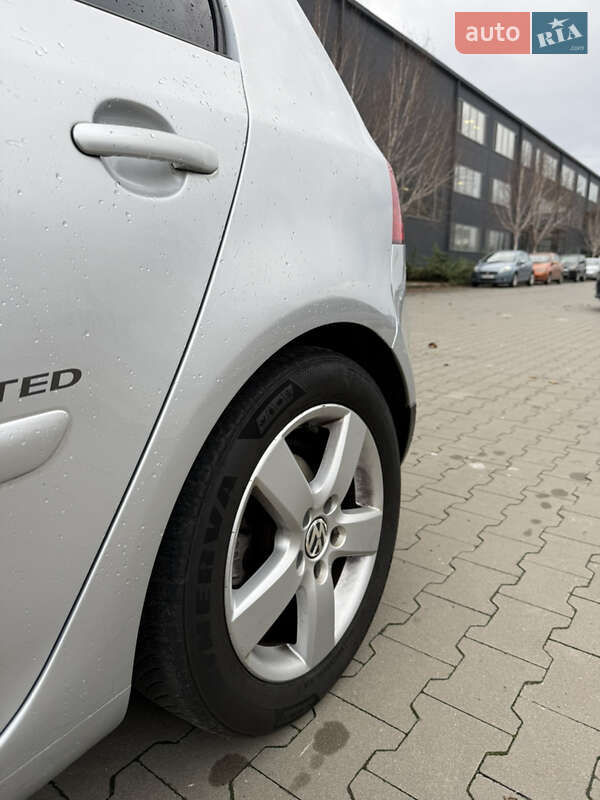 Хэтчбек Volkswagen Golf 2008 в Белой Церкви