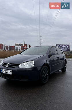 Хетчбек Volkswagen Golf 2005 в Луцьку