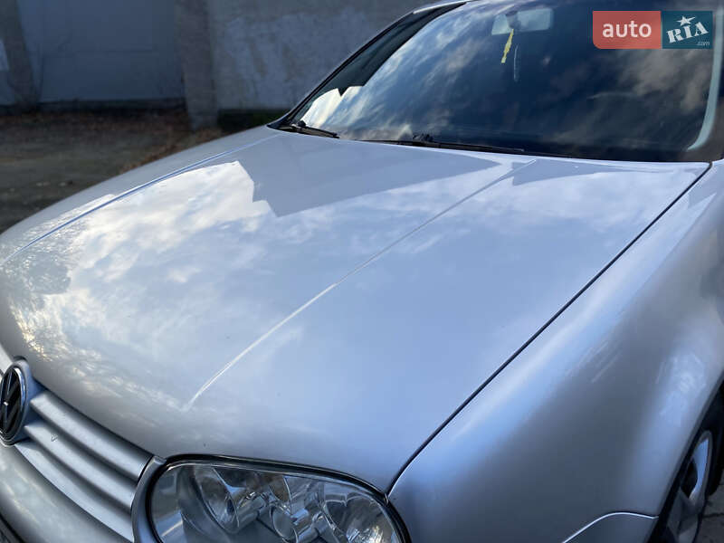 Хэтчбек Volkswagen Golf 2003 в Киеве