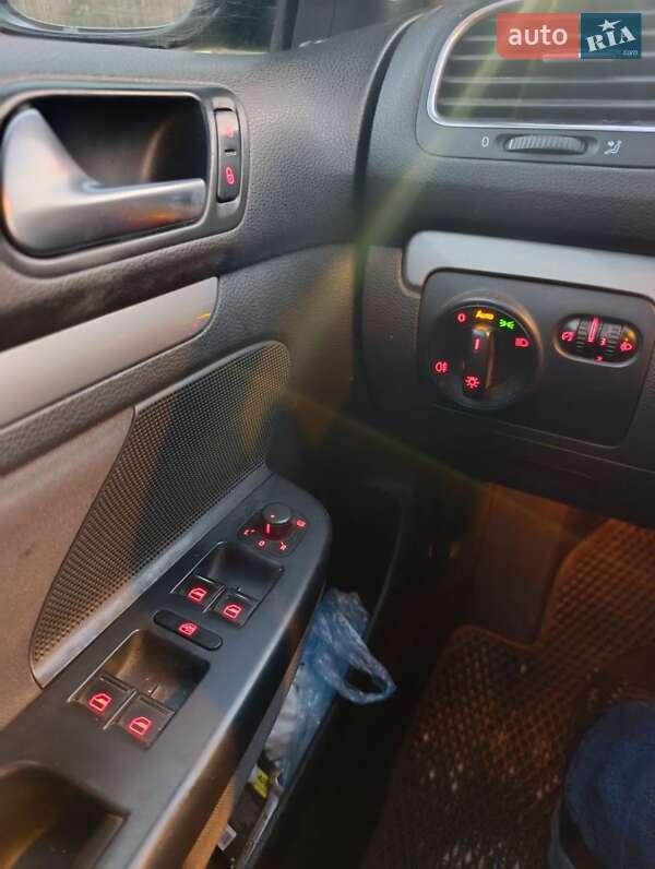 Универсал Volkswagen Golf 2013 в Славуте фото 3 Универсал Volkswagen Golf 2013 в Славуте