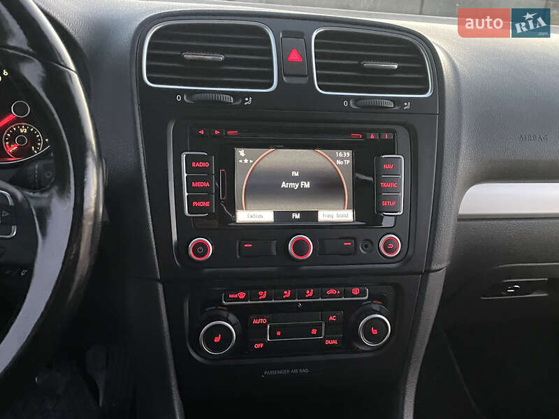 Універсал Volkswagen Golf 2011 в Сарнах