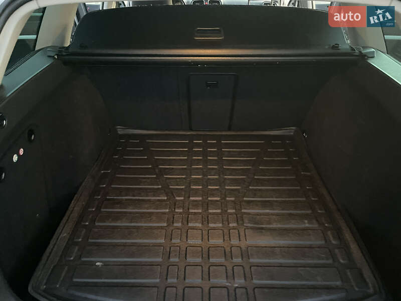 Універсал Volkswagen Golf 2011 в Сарнах