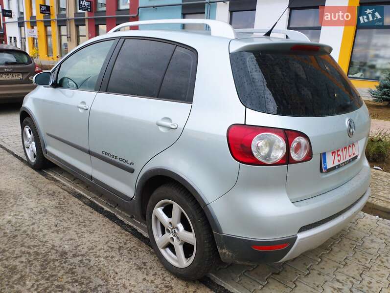 Хэтчбек Volkswagen Golf 2008 в Дубно